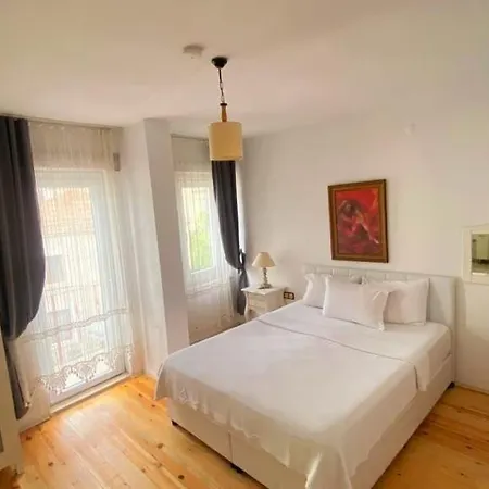 Otel Pervin Hanım Konağı *