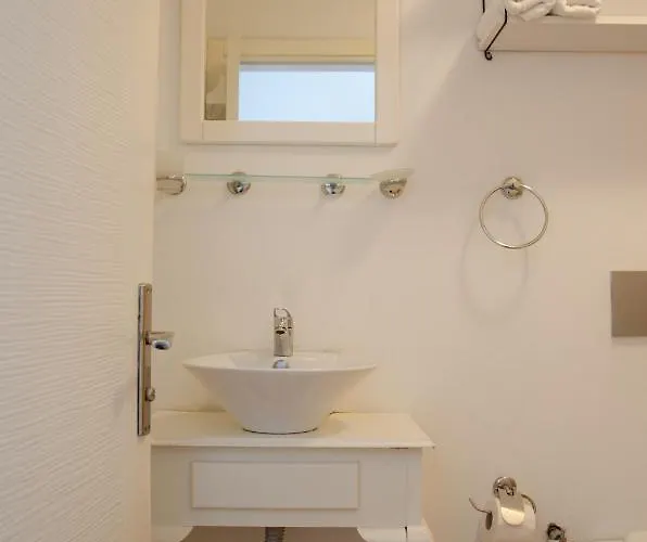 Pervin Hanim Konagi * Alacati