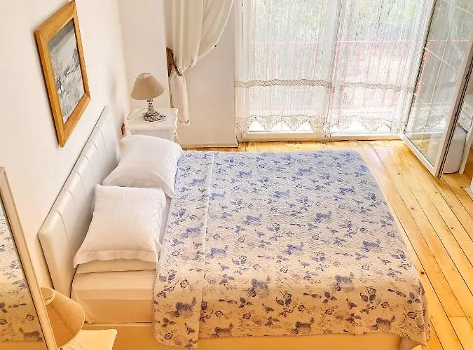 Pervin Hanim Konagi * אלאקאטי